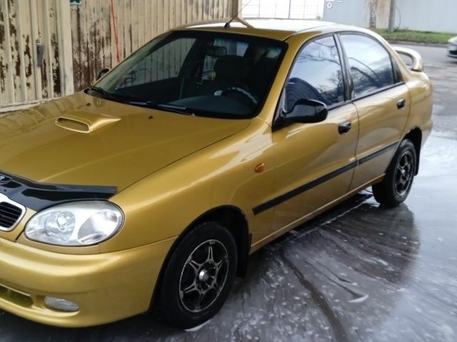 Жовтий Деу Сенс, об'ємом двигуна 1.5 л та пробігом 200 тис. км за 3200 $, фото 1 на Automoto.ua