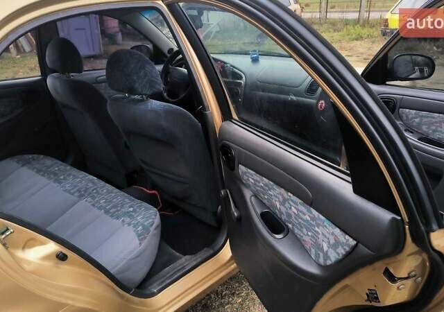 Желтый Дэу Сенс, объемом двигателя 1.6 л и пробегом 250 тыс. км за 2700 $, фото 7 на Automoto.ua