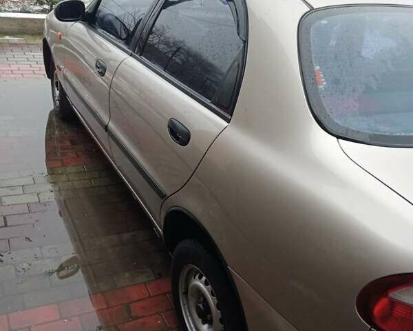 Желтый Дэу Сенс, объемом двигателя 1.3 л и пробегом 203 тыс. км за 1800 $, фото 1 на Automoto.ua