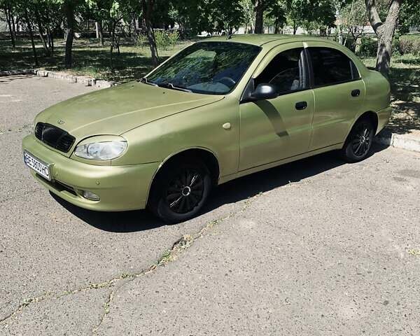 Желтый Дэу Сенс, объемом двигателя 1.3 л и пробегом 223 тыс. км за 2300 $, фото 1 на Automoto.ua