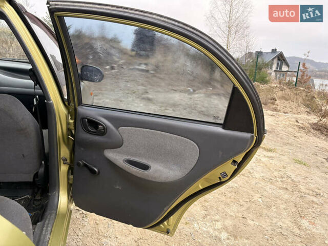Желтый Дэу Сенс, объемом двигателя 1.3 л и пробегом 154 тыс. км за 1800 $, фото 14 на Automoto.ua