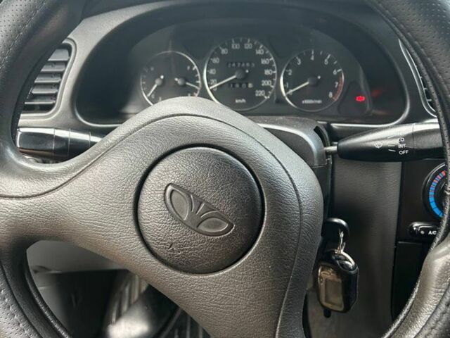 Желтый Дэу Сенс, объемом двигателя 1.5 л и пробегом 247 тыс. км за 3200 $, фото 1 на Automoto.ua