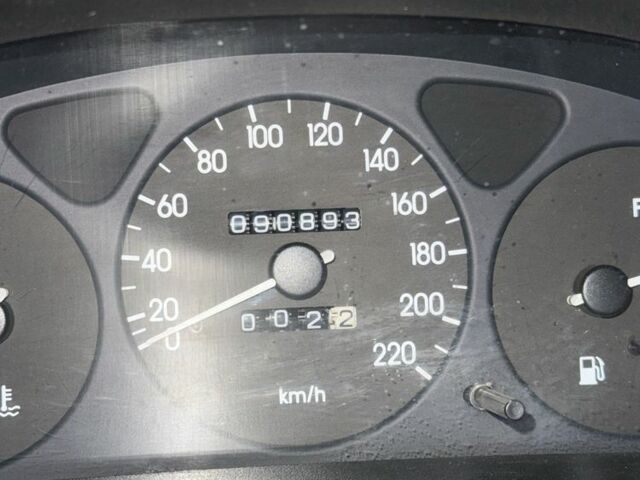 Желтый Дэу Сенс, объемом двигателя 1.5 л и пробегом 90 тыс. км за 2400 $, фото 7 на Automoto.ua