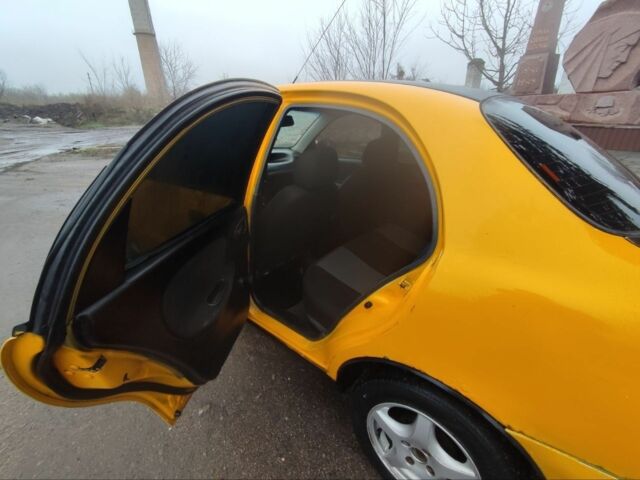 Желтый Дэу Сенс, объемом двигателя 1.4 л и пробегом 269 тыс. км за 1250 $, фото 4 на Automoto.ua