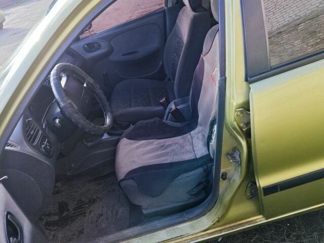 Желтый Дэу Сенс, объемом двигателя 1.5 л и пробегом 290 тыс. км за 1600 $, фото 4 на Automoto.ua