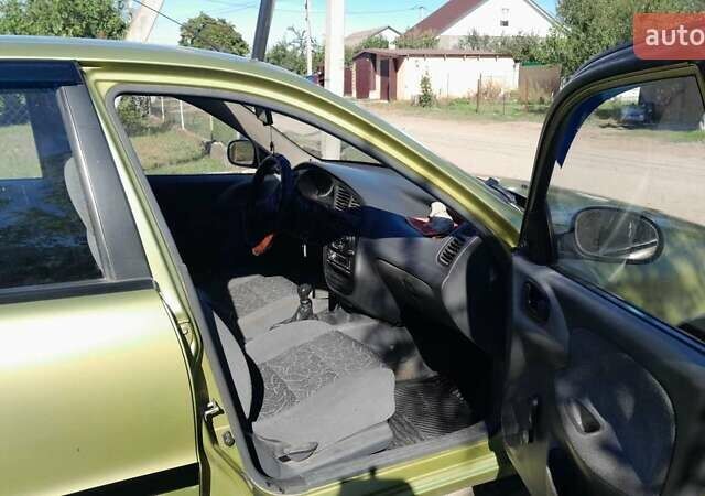 Желтый Дэу Сенс, объемом двигателя 1.3 л и пробегом 142 тыс. км за 1800 $, фото 3 на Automoto.ua