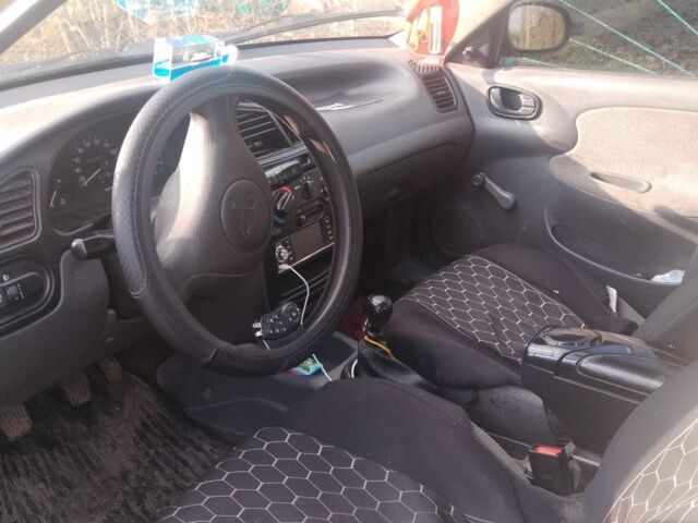 Желтый Дэу Сенс, объемом двигателя 1.4 л и пробегом 300 тыс. км за 1300 $, фото 7 на Automoto.ua