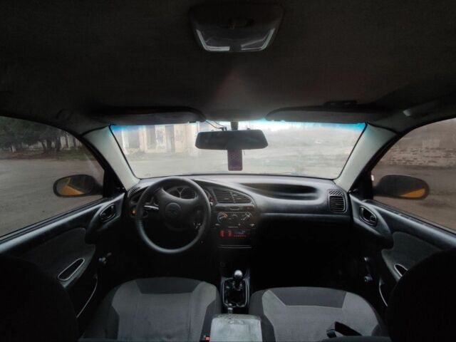 Желтый Дэу Сенс, объемом двигателя 1.4 л и пробегом 269 тыс. км за 1250 $, фото 7 на Automoto.ua