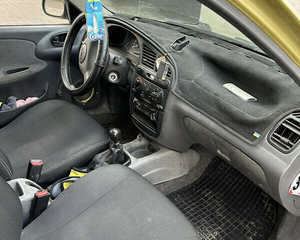 Жовтий Деу Сенс, об'ємом двигуна 1.4 л та пробігом 242 тис. км за 2000 $, фото 8 на Automoto.ua