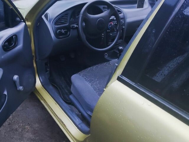 Жовтий Деу Сенс, об'ємом двигуна 1.4 л та пробігом 122 тис. км за 2200 $, фото 5 на Automoto.ua