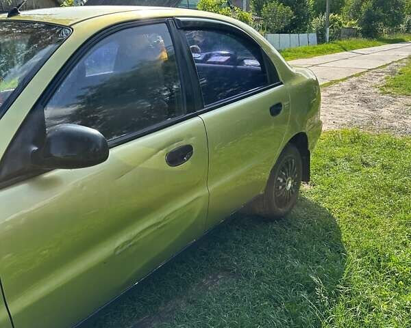 Желтый Дэу Сенс, объемом двигателя 1.4 л и пробегом 295 тыс. км за 1600 $, фото 2 на Automoto.ua