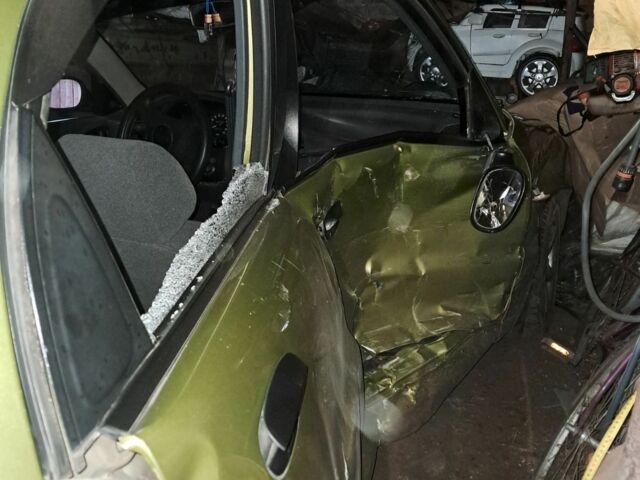 Желтый Дэу Сенс, объемом двигателя 1.5 л и пробегом 240 тыс. км за 900 $, фото 2 на Automoto.ua