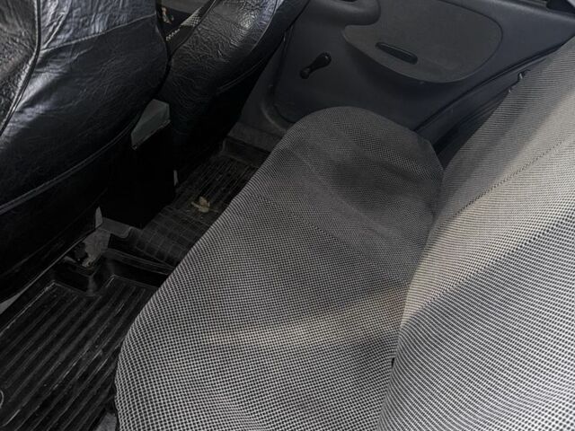 Желтый Дэу Сенс, объемом двигателя 1.5 л и пробегом 90 тыс. км за 2400 $, фото 2 на Automoto.ua