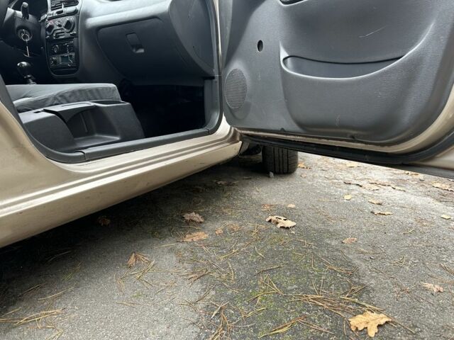 Жовтий Деу Сенс, об'ємом двигуна 1.5 л та пробігом 229 тис. км за 1499 $, фото 4 на Automoto.ua