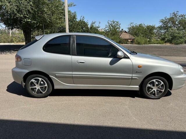 Дэу Сенс 2003 в Кривом Роге на Automoto.ua Серый Дэу Сенс, объемом двигателя 0 л и пробегом 180 тыс. км за 3150 $, фото 5 на Automoto.ua