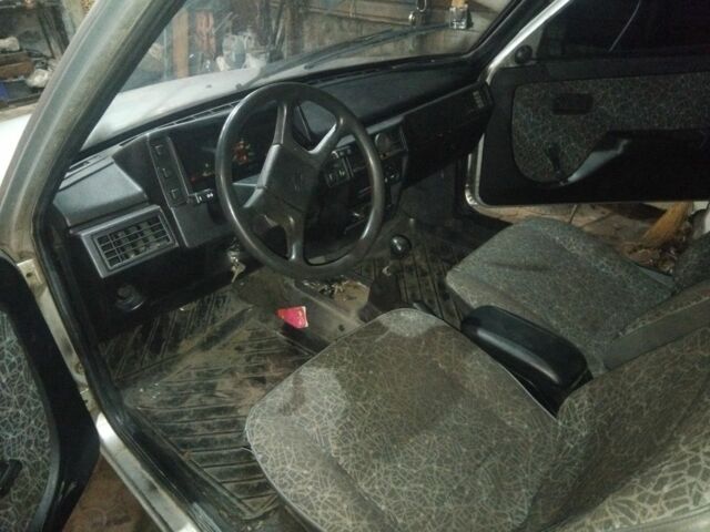 Серый Дэу Сенс, объемом двигателя 1.3 л и пробегом 40 тыс. км за 1200 $, фото 2 на Automoto.ua