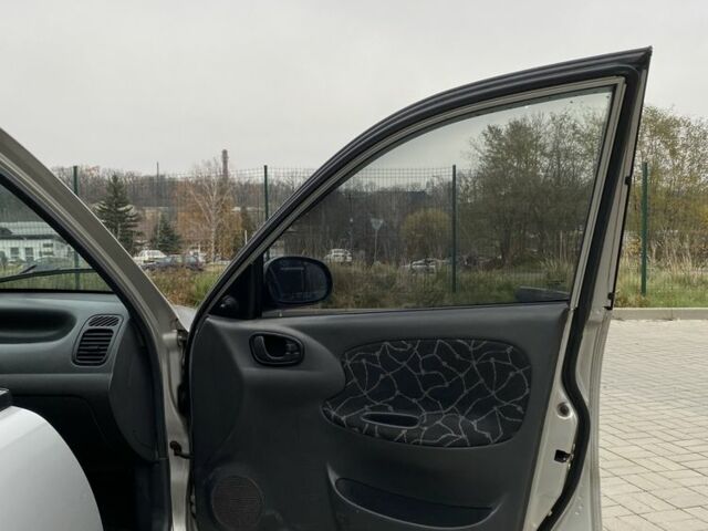 Сірий Деу Сенс, об'ємом двигуна 1.5 л та пробігом 178 тис. км за 2500 $, фото 9 на Automoto.ua