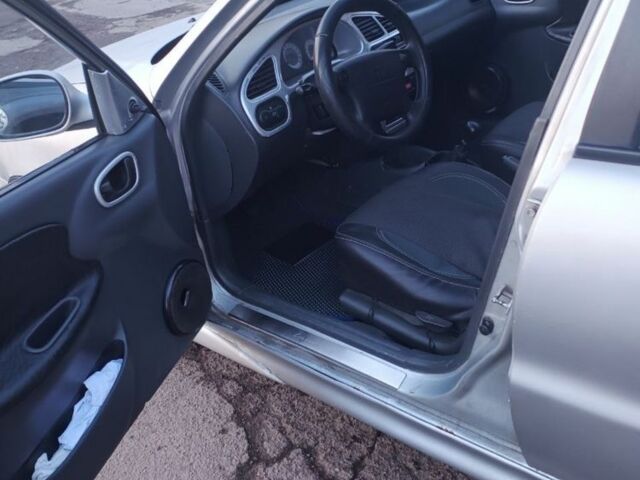 Серый Дэу Сенс, объемом двигателя 2 л и пробегом 300 тыс. км за 2083 $, фото 4 на Automoto.ua