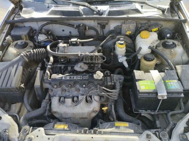 Серый Дэу Сенс, объемом двигателя 1.5 л и пробегом 270 тыс. км за 2000 $, фото 5 на Automoto.ua