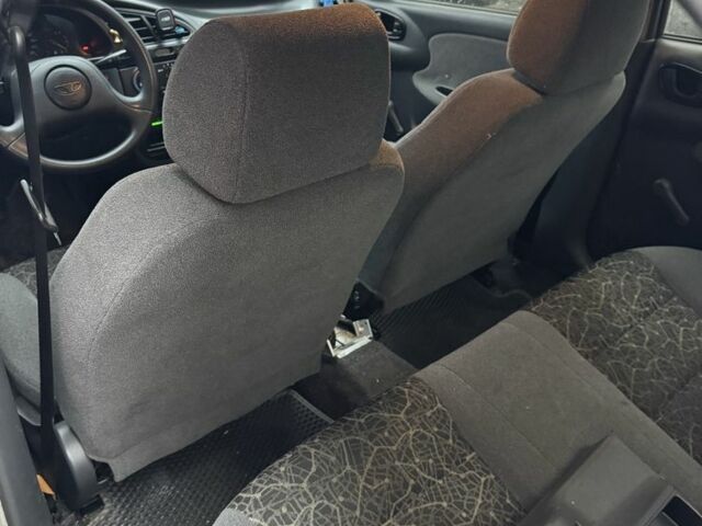 Серый Дэу Сенс, объемом двигателя 1.5 л и пробегом 190 тыс. км за 2000 $, фото 3 на Automoto.ua