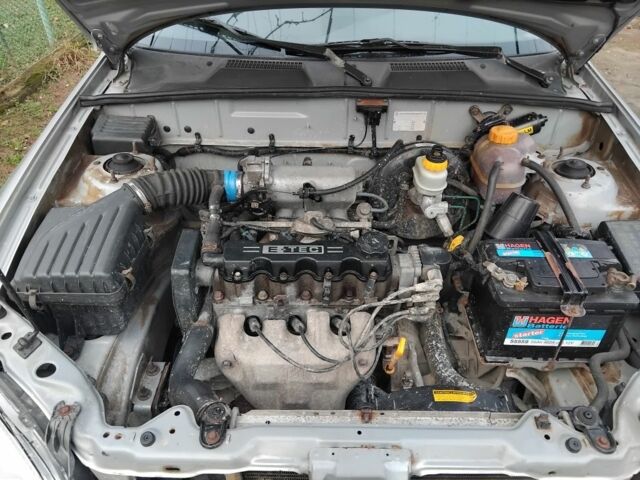 Серый Дэу Сенс, объемом двигателя 1.5 л и пробегом 170 тыс. км за 1500 $, фото 4 на Automoto.ua