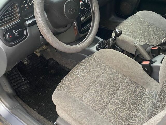 Сірий Деу Сенс, об'ємом двигуна 1.5 л та пробігом 240 тис. км за 2300 $, фото 4 на Automoto.ua