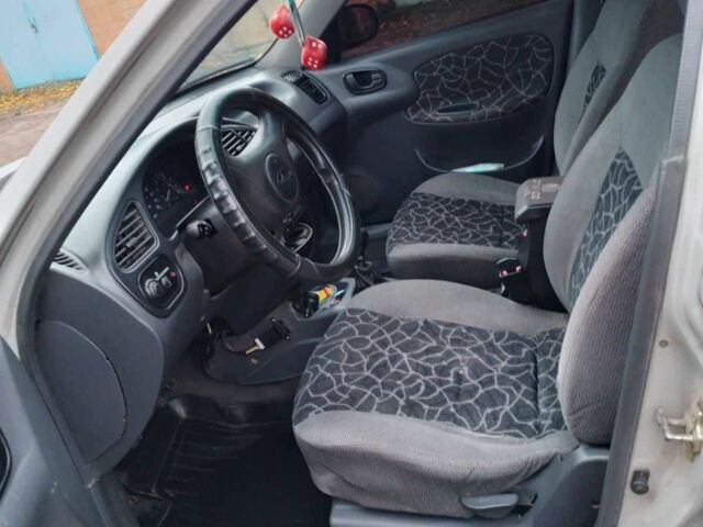 Серый Дэу Сенс, объемом двигателя 1.5 л и пробегом 300 тыс. км за 2309 $, фото 1 на Automoto.ua