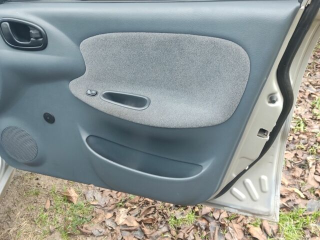 Серый Дэу Сенс, объемом двигателя 1.5 л и пробегом 240 тыс. км за 2246 $, фото 3 на Automoto.ua