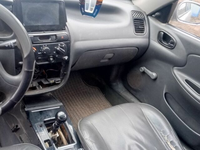 Серый Дэу Сенс, объемом двигателя 1.5 л и пробегом 400 тыс. км за 1600 $, фото 5 на Automoto.ua