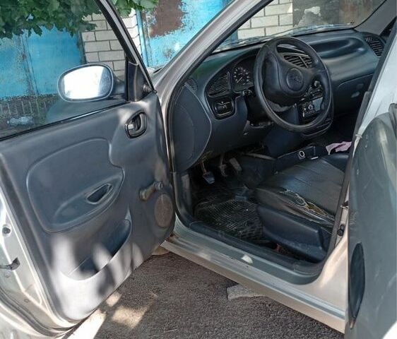 Сірий Деу Сенс, об'ємом двигуна 1.5 л та пробігом 1 тис. км за 1300 $, фото 4 на Automoto.ua