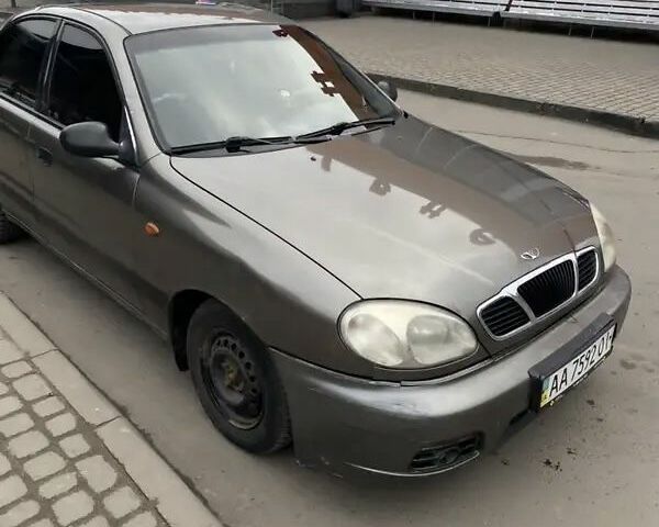 Серый Дэу Сенс, объемом двигателя 1.5 л и пробегом 300 тыс. км за 550 $, фото 1 на Automoto.ua