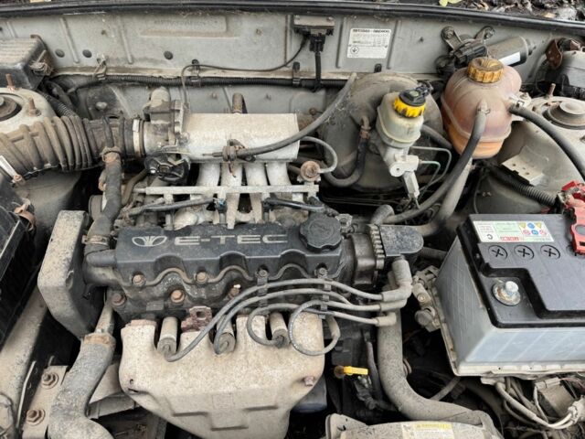 Деу Сенс 2002 у Києві на Automoto.ua Сірий Деу Сенс, об'ємом двигуна 1.5 л та пробігом 335 тис. км за 900 $, фото 4 на Automoto.ua