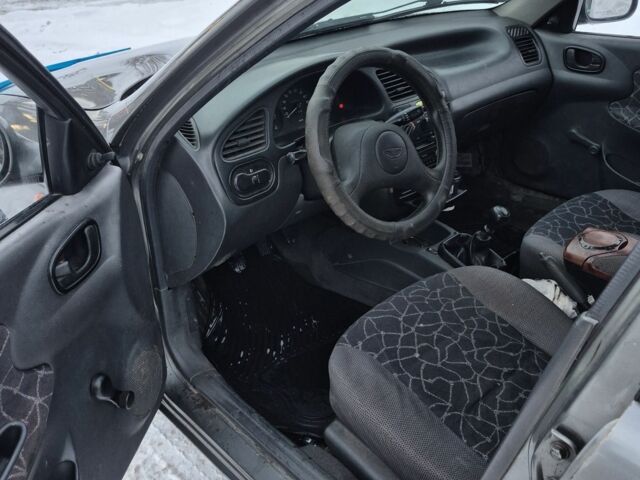 Сірий Деу Сенс, об'ємом двигуна 1.5 л та пробігом 220 тис. км за 1300 $, фото 4 на Automoto.ua