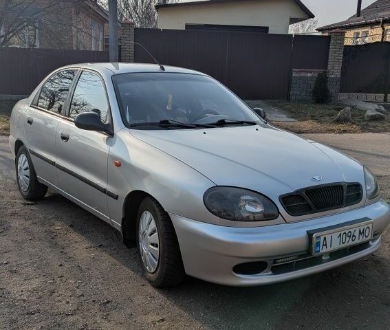 Серый Дэу Сенс, объемом двигателя 1.5 л и пробегом 160 тыс. км за 2250 $, фото 1 на Automoto.ua