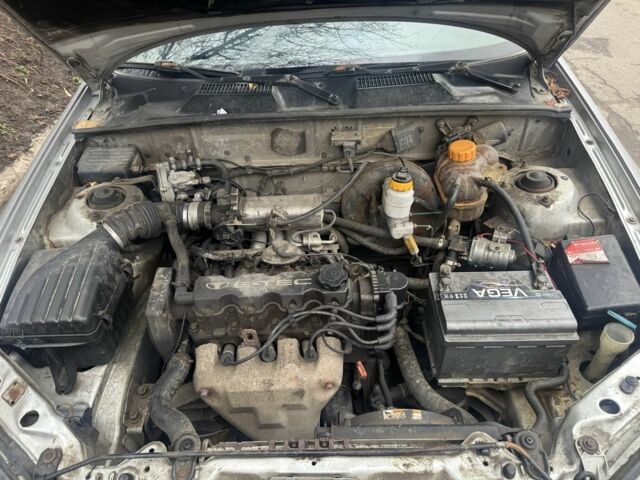 Серый Дэу Сенс, объемом двигателя 1.5 л и пробегом 250 тыс. км за 800 $, фото 4 на Automoto.ua