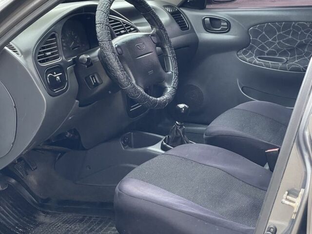 Сірий Деу Сенс, об'ємом двигуна 1.6 л та пробігом 220 тис. км за 2950 $, фото 4 на Automoto.ua
