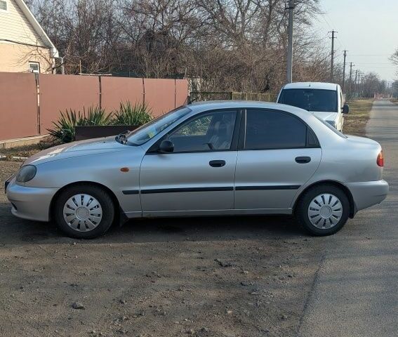 Серый Дэу Сенс, объемом двигателя 1.5 л и пробегом 160 тыс. км за 2250 $, фото 3 на Automoto.ua