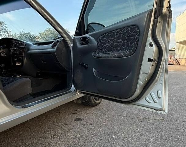 Сірий Деу Сенс, об'ємом двигуна 1.3 л та пробігом 184 тис. км за 1999 $, фото 20 на Automoto.ua