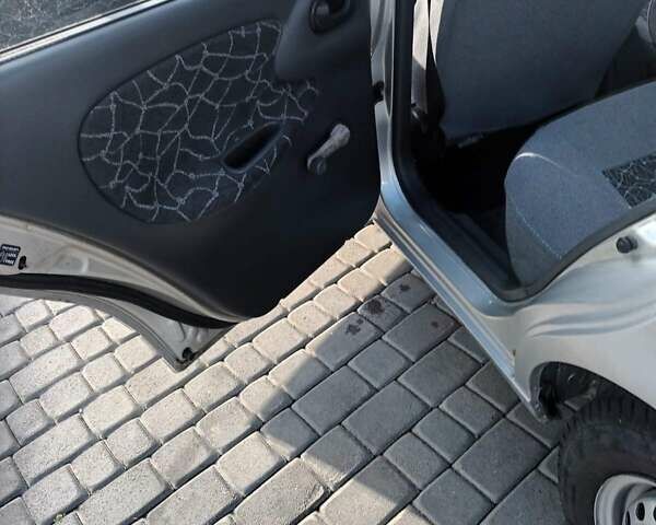 Деу Сенс 2003 у Мукачеве на Automoto.ua Сірий Деу Сенс, об'ємом двигуна 1.3 л та пробігом 179 тис. км за 1500 $, фото 10 на Automoto.ua