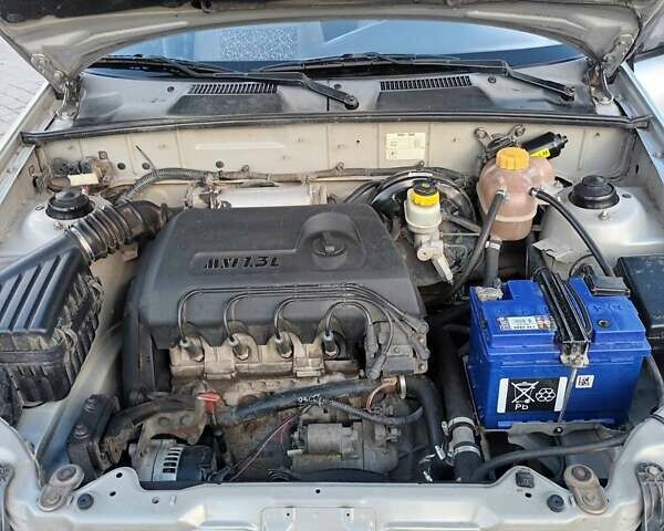 Деу Сенс 2003 у Мукачеве на Automoto.ua Сірий Деу Сенс, об'ємом двигуна 1.3 л та пробігом 179 тис. км за 1500 $, фото 12 на Automoto.ua