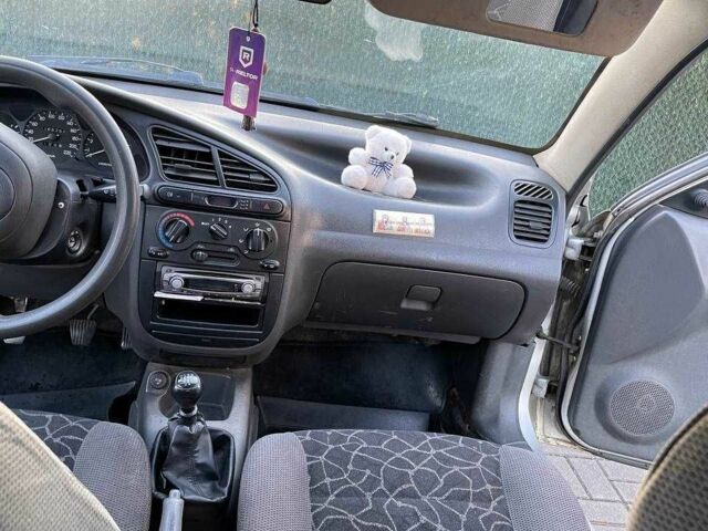 Деу Сенс 2003 у Києві на Automoto.ua Сірий Деу Сенс, об'ємом двигуна 1.5 л та пробігом 265 тис. км за 1400 $, фото 6 на Automoto.ua