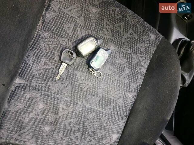 Деу Сенс 2003 у Харкові на Automoto.ua Сірий Деу Сенс, об'ємом двигуна 1.3 л та пробігом 300 тис. км за 1650 $, фото 15 на Automoto.ua