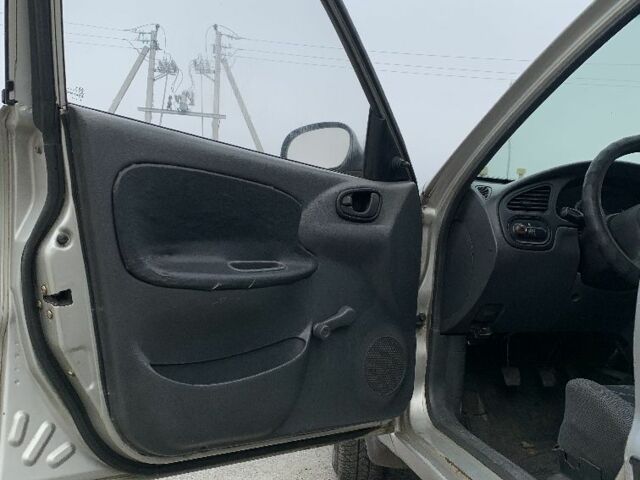 Серый Дэу Сенс, объемом двигателя 0 л и пробегом 70 тыс. км за 2200 $, фото 5 на Automoto.ua