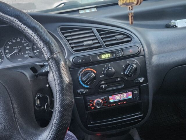 Серый Дэу Сенс, объемом двигателя 1.5 л и пробегом 254 тыс. км за 1500 $, фото 5 на Automoto.ua