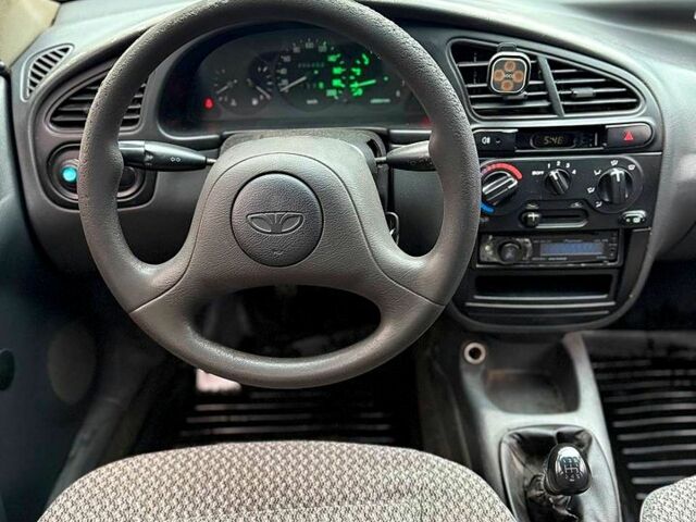 Серый Дэу Сенс, объемом двигателя 1.3 л и пробегом 250 тыс. км за 1100 $, фото 7 на Automoto.ua