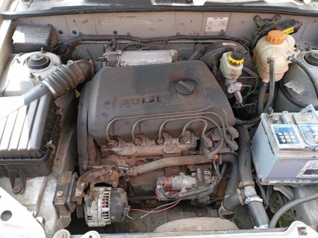 Сірий Деу Сенс, об'ємом двигуна 1.3 л та пробігом 111 тис. км за 874 $, фото 4 на Automoto.ua