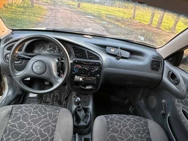 Сірий Деу Сенс, об'ємом двигуна 1.3 л та пробігом 170 тис. км за 2015 $, фото 8 на Automoto.ua