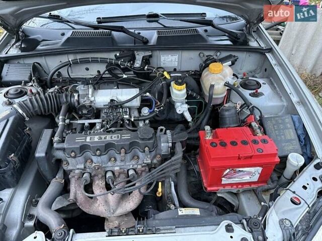 Деу Сенс 2003 у Синельниковом на Automoto.ua Сірий Деу Сенс, об'ємом двигуна 1.5 л та пробігом 150 тис. км за 2300 $, фото 4 на Automoto.ua