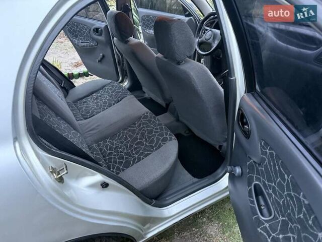 Деу Сенс 2003 у Синельниковом на Automoto.ua Сірий Деу Сенс, об'ємом двигуна 1.5 л та пробігом 150 тис. км за 2300 $, фото 15 на Automoto.ua