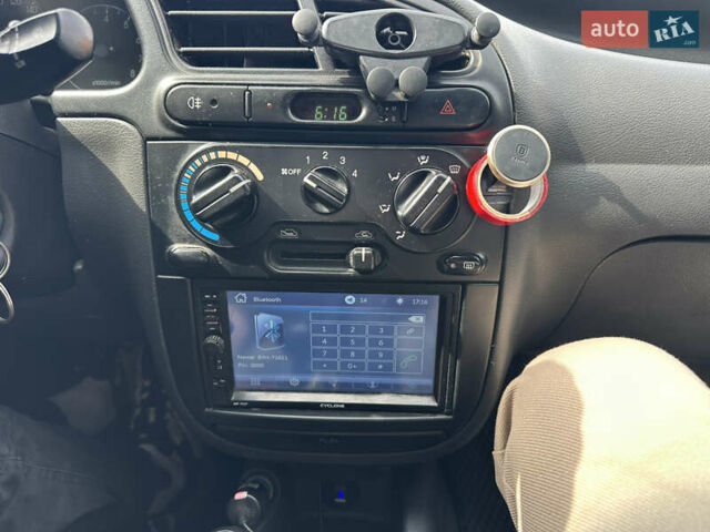 Сірий Деу Сенс, об'ємом двигуна 1.6 л та пробігом 293 тис. км за 1000 $, фото 3 на Automoto.ua